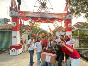 Desa Santing dan Mahasiswa KKN Kelompok 09, Berhasil Raih Juara 1 Gapura Kreatif dalam Peringatan Kemerdekaan Republik Indonesia ke-77 Tahun